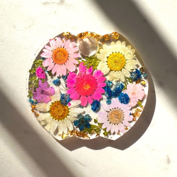 Resin Flower Stanley Cup Topper/Name Plate - Picture 1 of 5